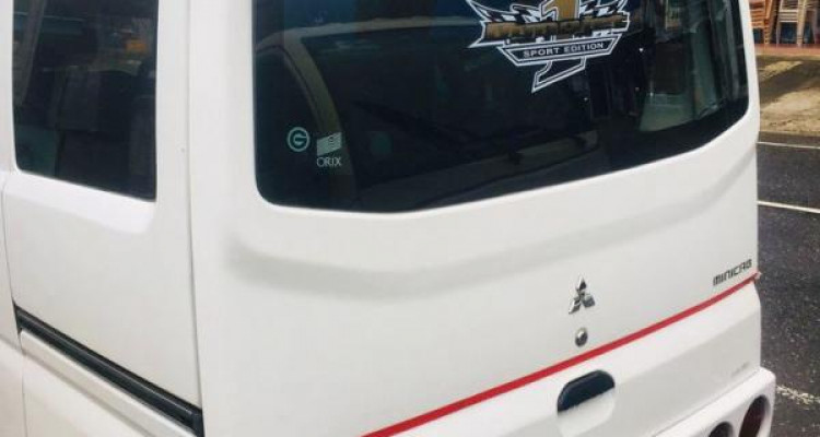 MITSUBISHI MINICAB 1999