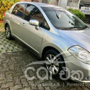 NISSAN TIIDA 2004