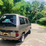 NISSAN LARGO 1992