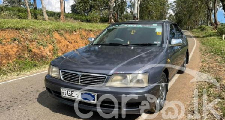 NISSAN BLUEBIRD SU14 2000
