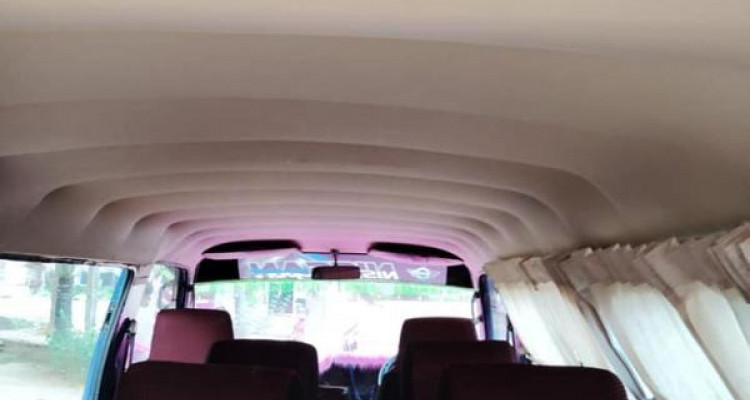 NISSAN CARAVAN 1992