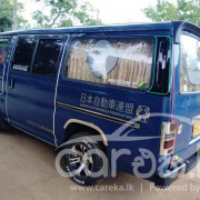 NISSAN CARAVAN 1992