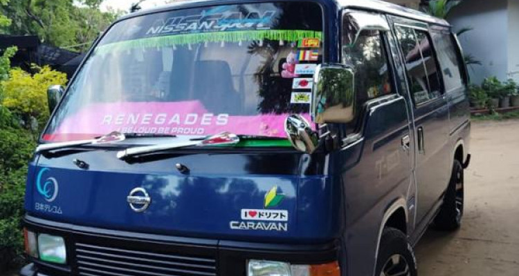 NISSAN CARAVAN 1992