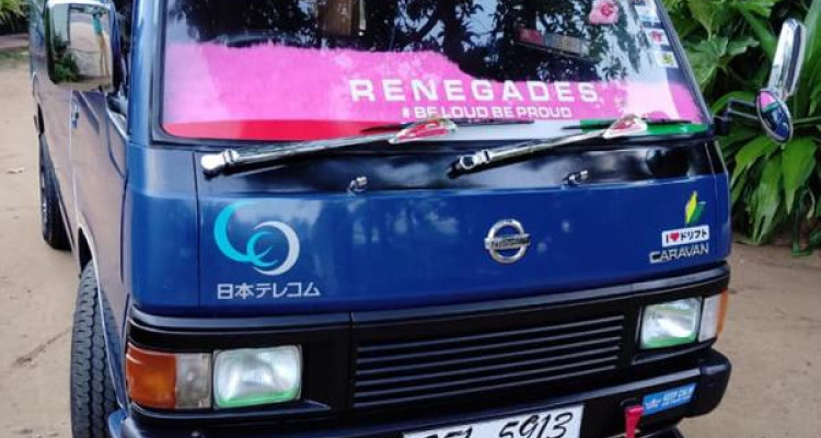 NISSAN CARAVAN 1992
