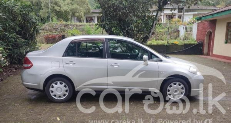 NISSAN TIIDA 2007