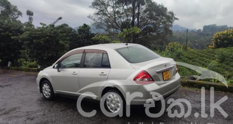 NISSAN TIIDA 2007