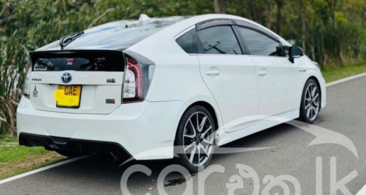 TOYOTA PRIUS 2013