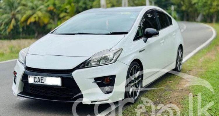 TOYOTA PRIUS 2013