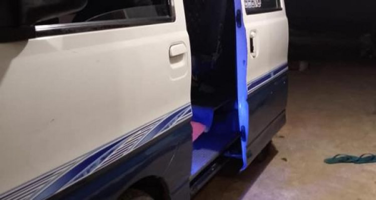 MITSUBISHI MINICAB 1999