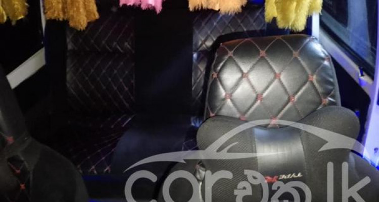 MITSUBISHI MINICAB 1999