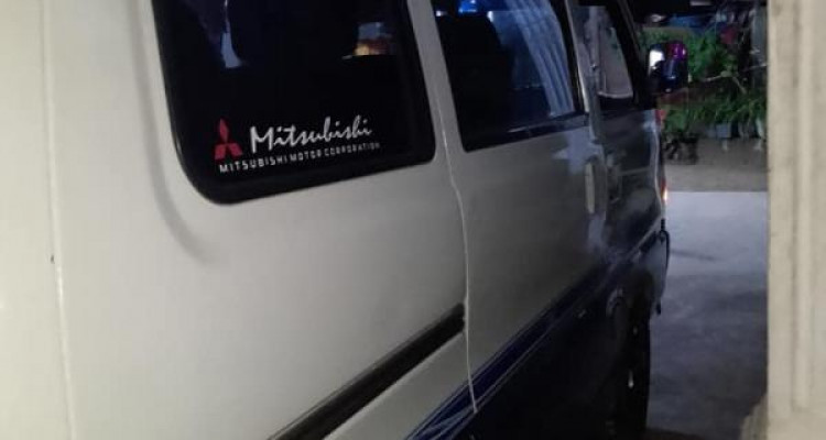 MITSUBISHI MINICAB 1999