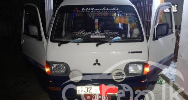 MITSUBISHI MINICAB 1999