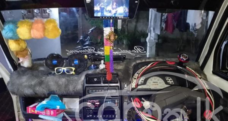 MITSUBISHI MINICAB 1999