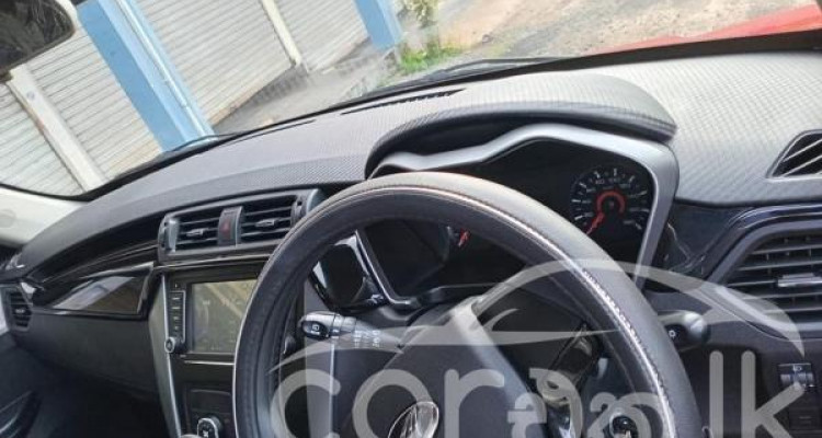 MAHINDRA KUV100 2024