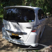 HONDA FREED 2013