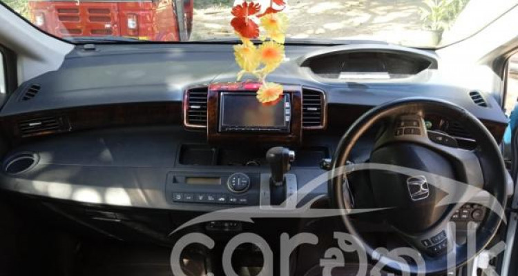 HONDA FREED 2013