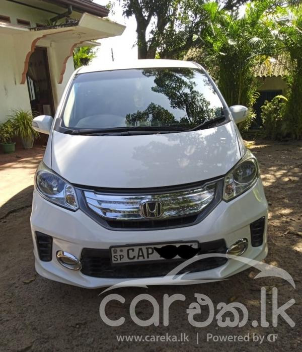 HONDA FREED 2013