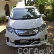 HONDA FREED 2013