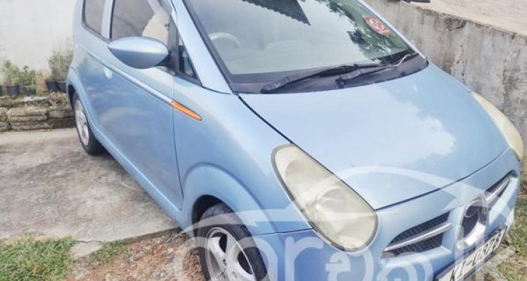 SUBARU R2 2004