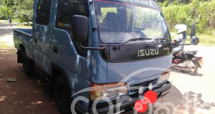 ISUZU NHR 1999