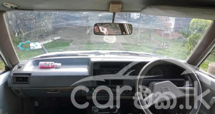 TOYOTA COROLLA DX WAGON KE72 1984