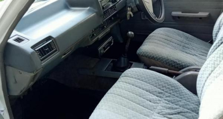 TOYOTA COROLLA DX WAGON KE72 1984