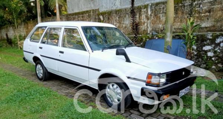 TOYOTA COROLLA DX WAGON KE72 1984