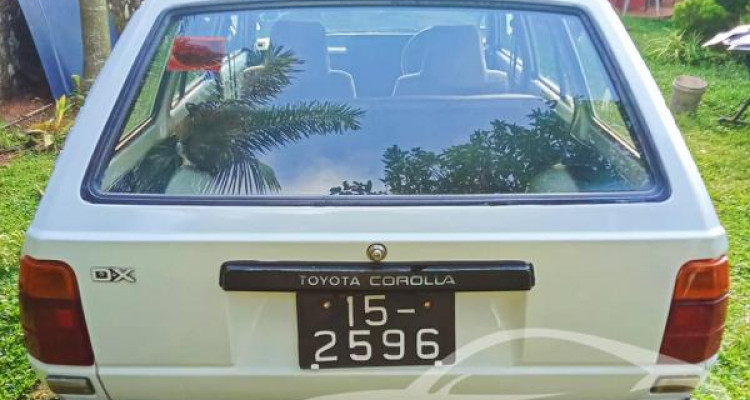 TOYOTA COROLLA DX WAGON KE72 1984