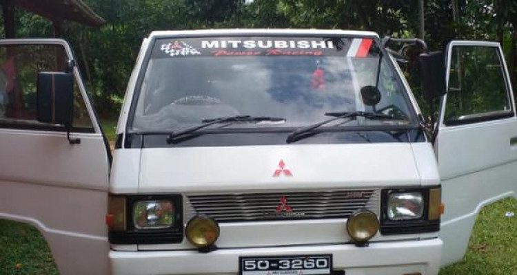 MITSUBISHI DELICA L300 1986