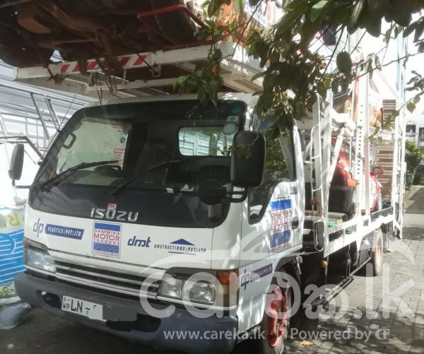 ISUZU CARRIER 2005
