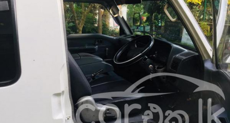 MAZDA BROWNY 1990