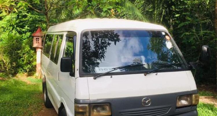 MAZDA BROWNY 1990