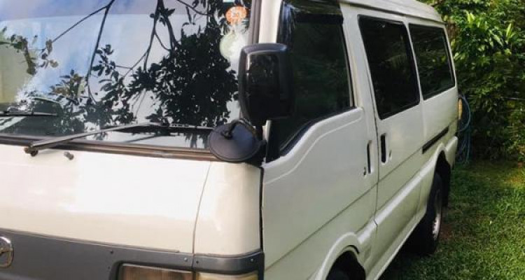 MAZDA BROWNY 1990