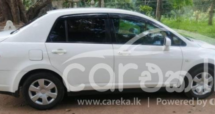NISSAN TIIDA 2007