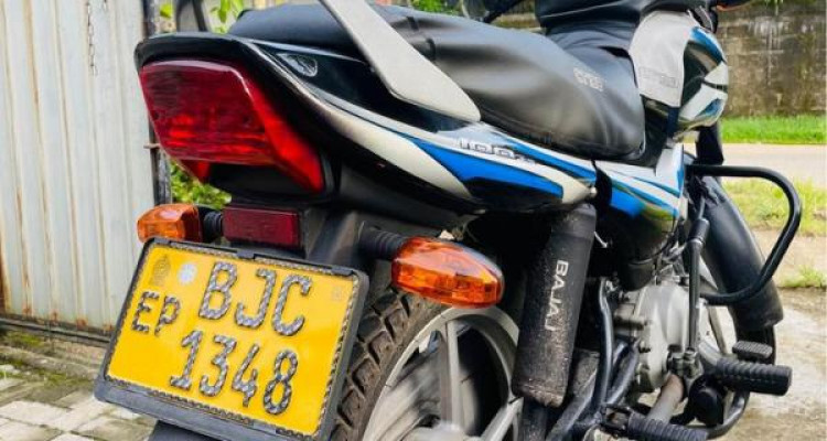 BAJAJ CT100 2022
