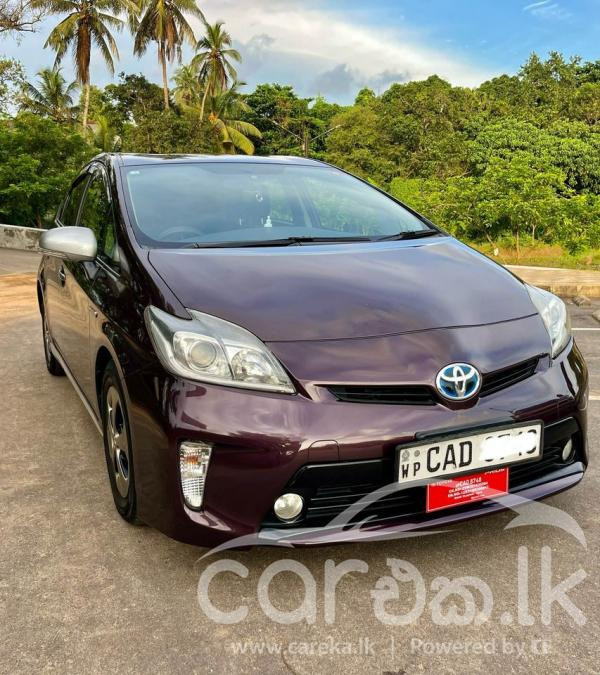 TOYOTA PRIUS 2015