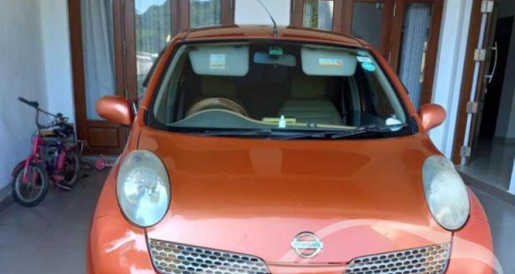 NISSAN MARCH K12 2001