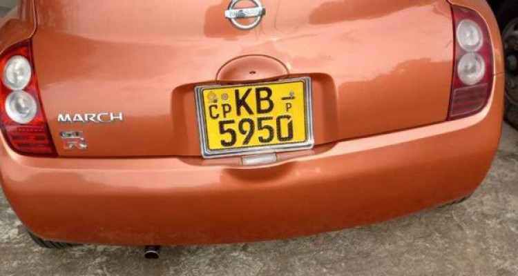 NISSAN MARCH K12 2001