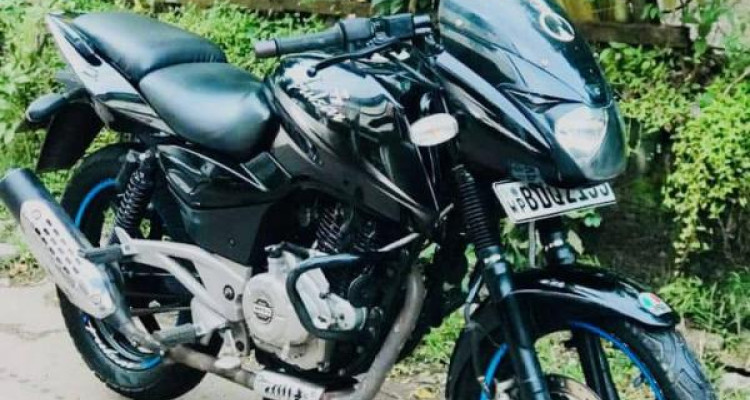 BAJAJ PULSAR 180 2018