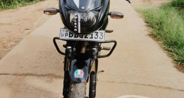 BAJAJ PULSAR 180 2018