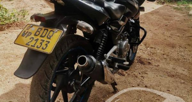 BAJAJ PULSAR 180 2018