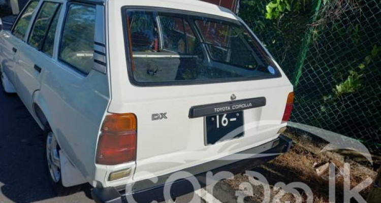 TOYOTA COROLLA DX WAGON KE72 1986
