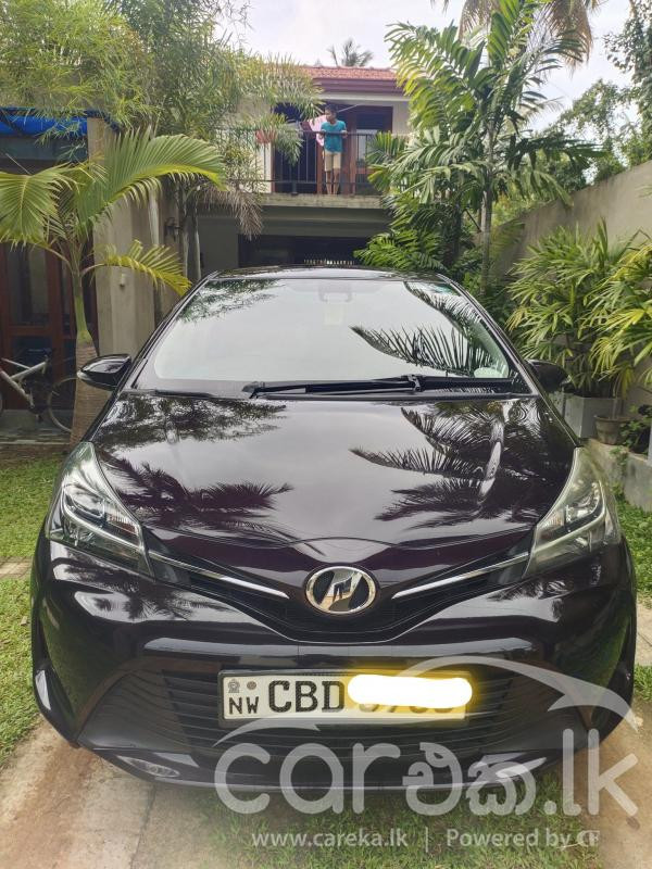TOYOTA VITZ 2016