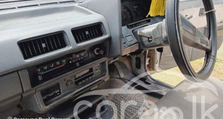 NISSAN SUNNY 1983