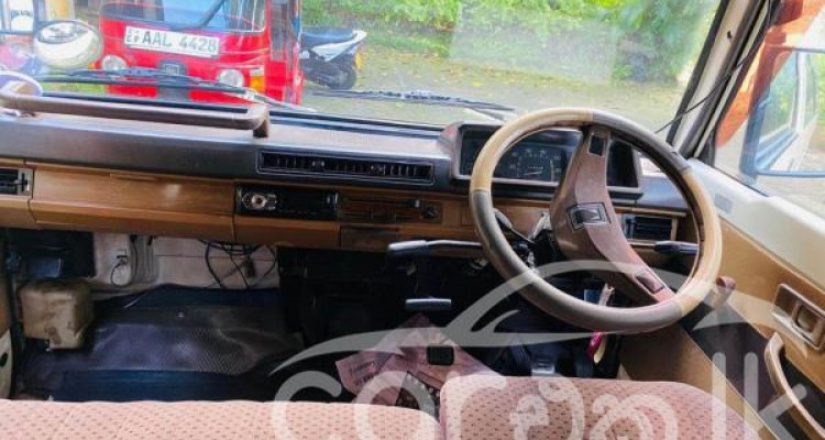 MITSUBISHI DELICA L300 1983