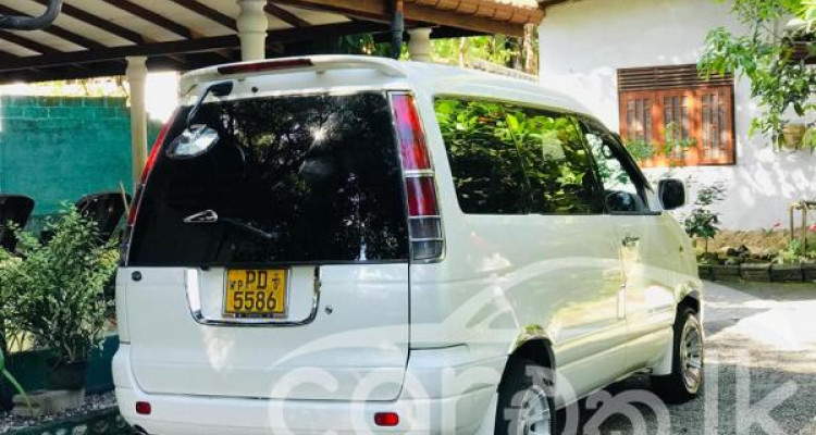 TOYOTA NOAH KR42 2002