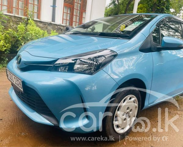 TOYOTA VITZ 2016