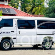 NISSAN CARAVAN 1993