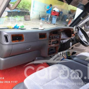 NISSAN CARAVAN 1997
