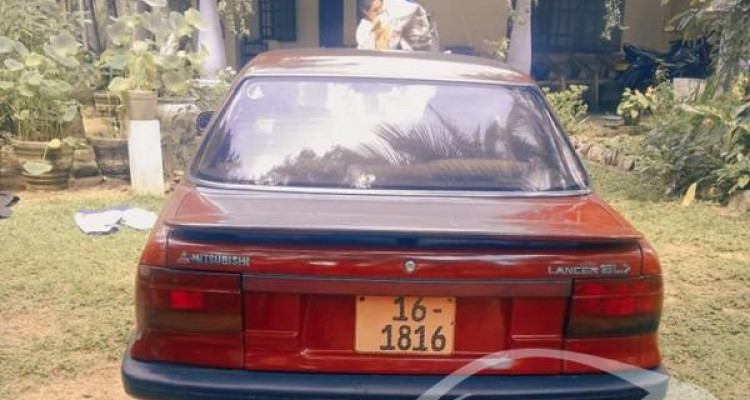 MITSUBISHI LANCER 1989